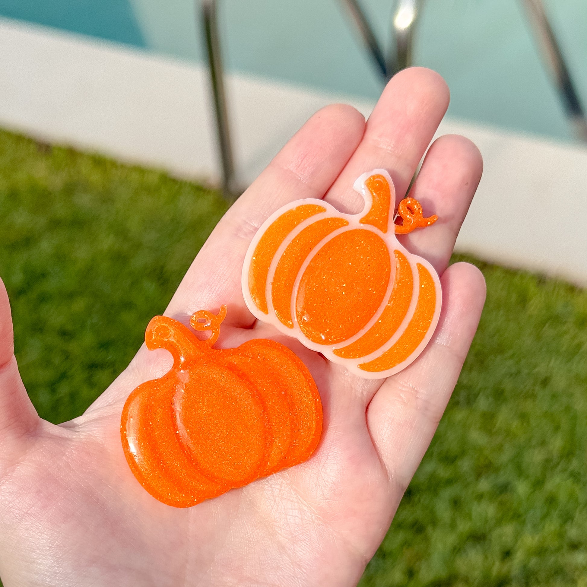 Placas para perro de calabaza color naranja y color blanco con naranja . Perfecta para octubre.